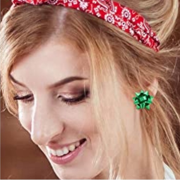 Green Christmas Bow Pierced Post Back Stud Earrings - Picture 12 of 15